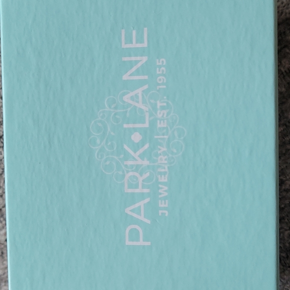 Park Lane May 2021 Sparkle Box Set - Picture 3 of 7
